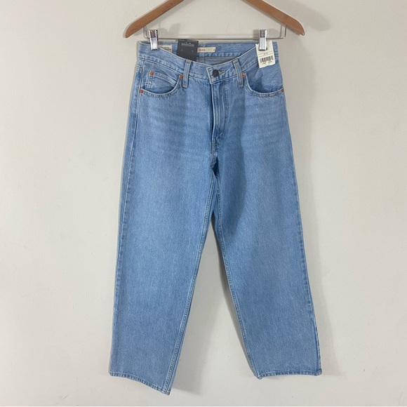 NEW Levi’s Dad Jean in This and That Light Wash - 25x30 - Picture 13 of 16